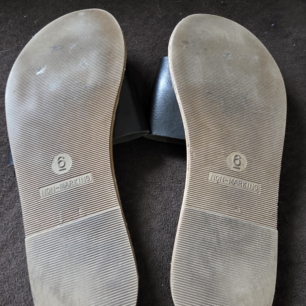 Universal Thread Tan Leather Slide Sandals - Picture 3 of 4